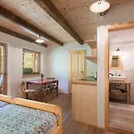 招待所 Homestead Farm Tesnak