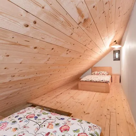 Homestead Farm Tesnak Gorenja Vas (Gorenja Vas-Poljane)