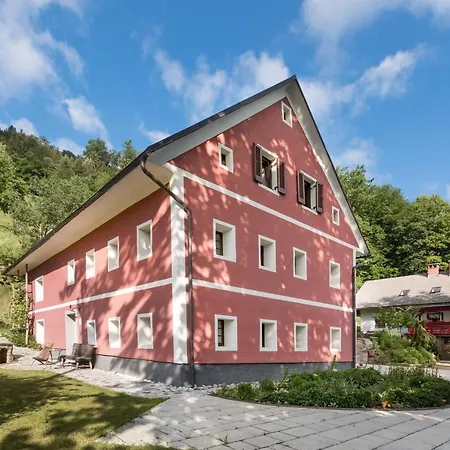 Homestead Farm Tesnak