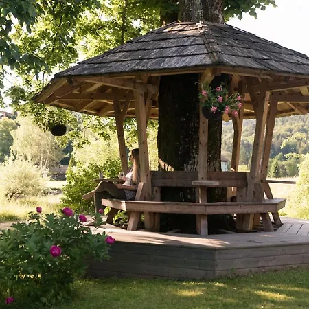 Homestead Farm Tesnak