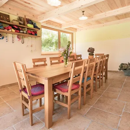 Homestead Farm Tesnak Guest house